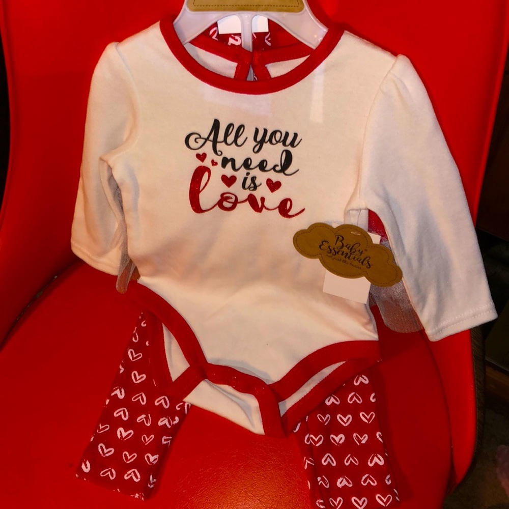 Baby Girl Valentines Day Outfit 9M with Tags Longsleeve with Skirt and Headband